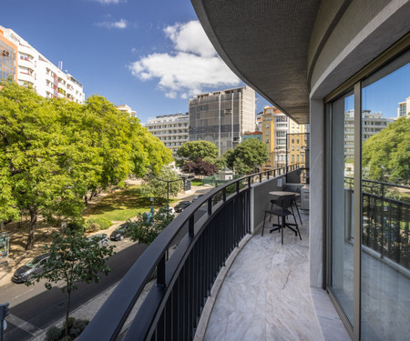 Sophisticated 1-bedroom flat, Ave Novas 3B