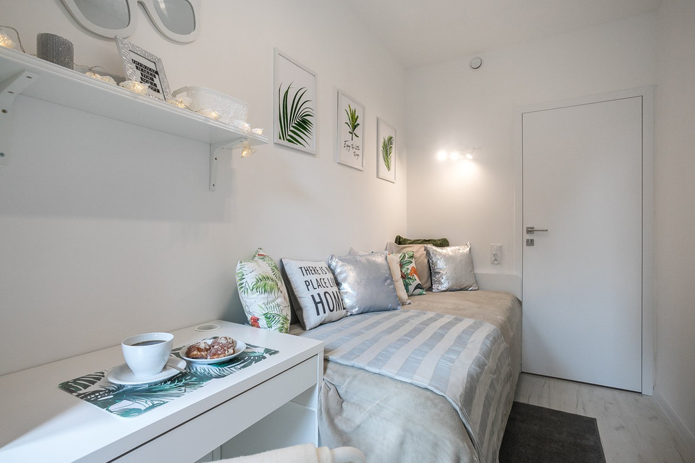 Room for girl, girls-only flat by Metro Wilanowska preview