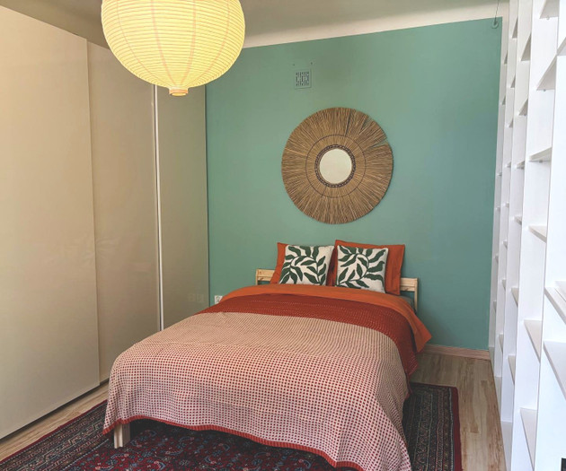 Quiet renovated studio with home office