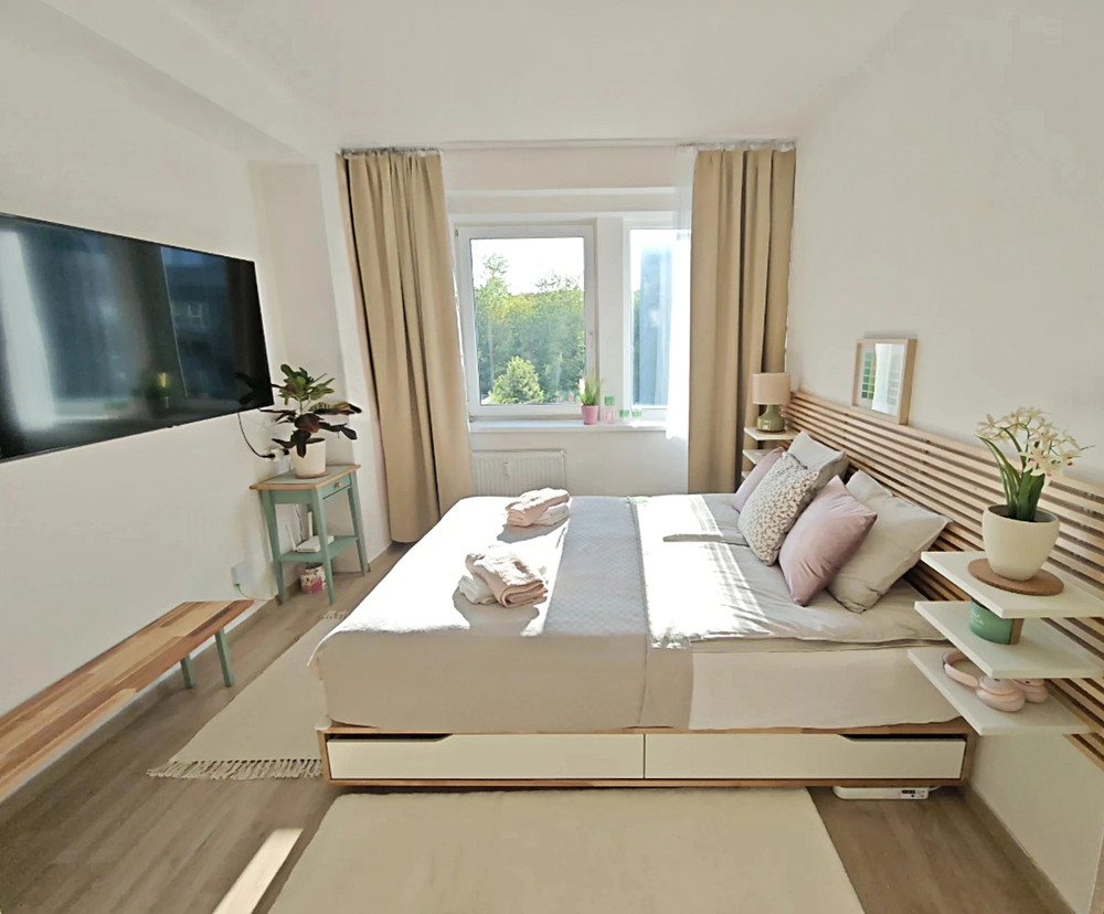 Stylish Studio Apartment, Smichov, Free Parking preview
