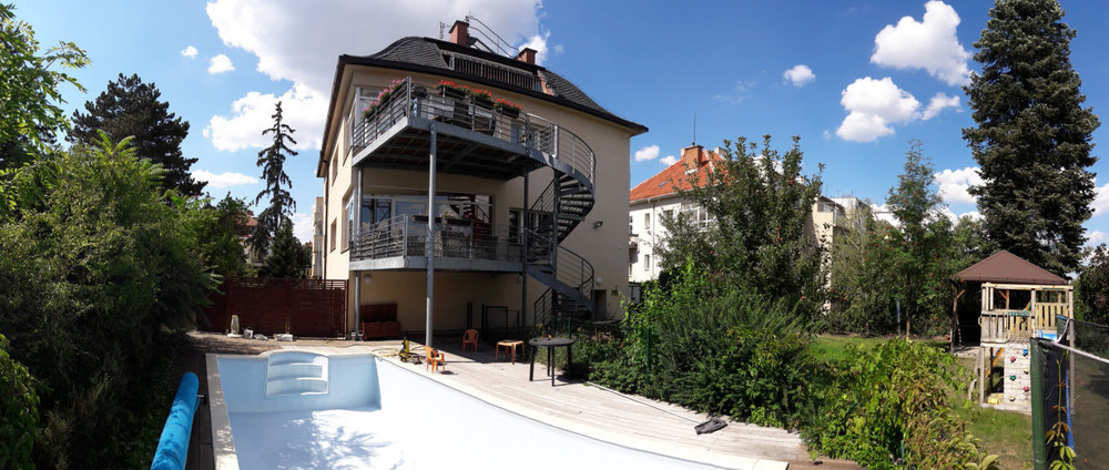 Apartment with terrace and swimming pool, Stranice