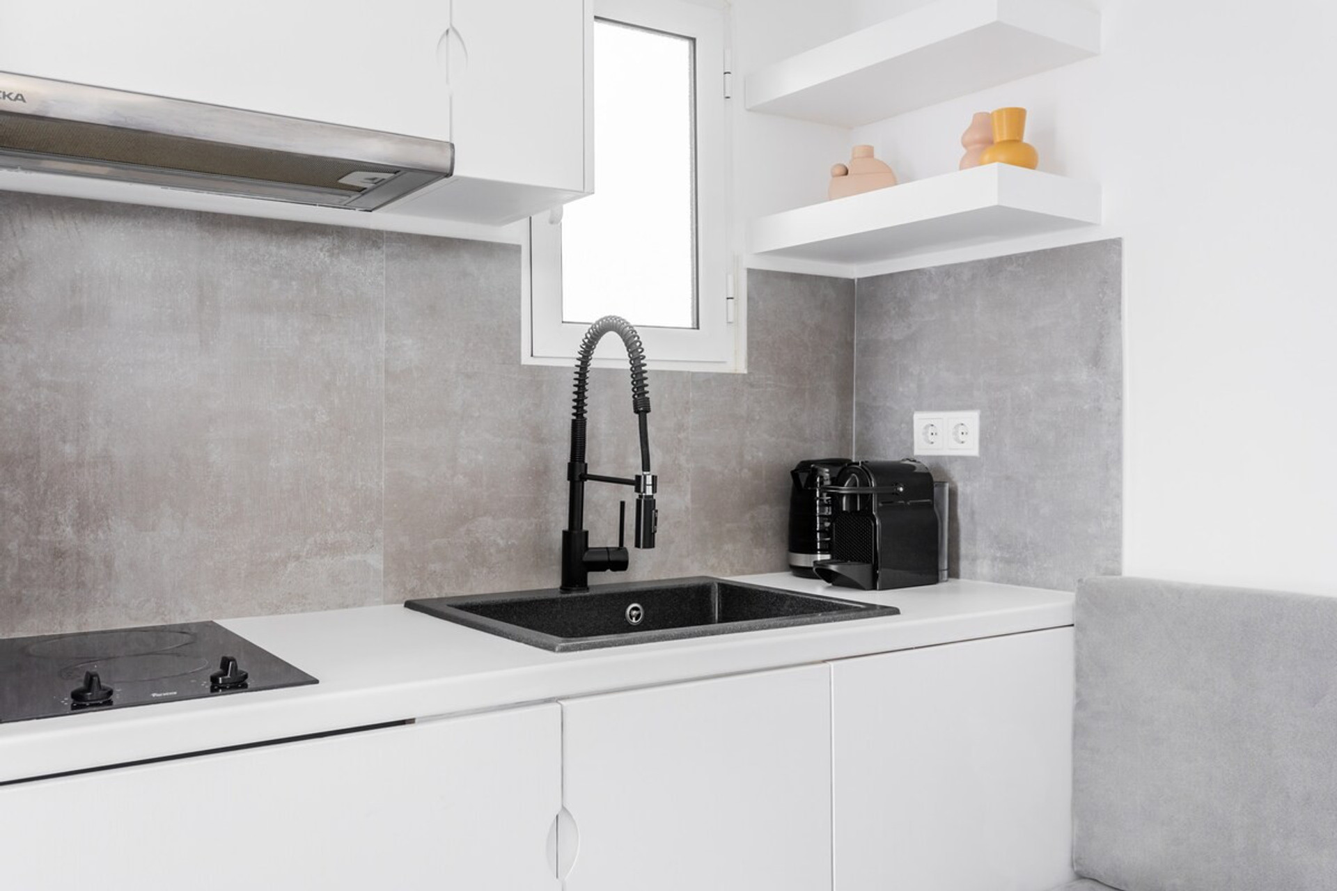 Full kitchen