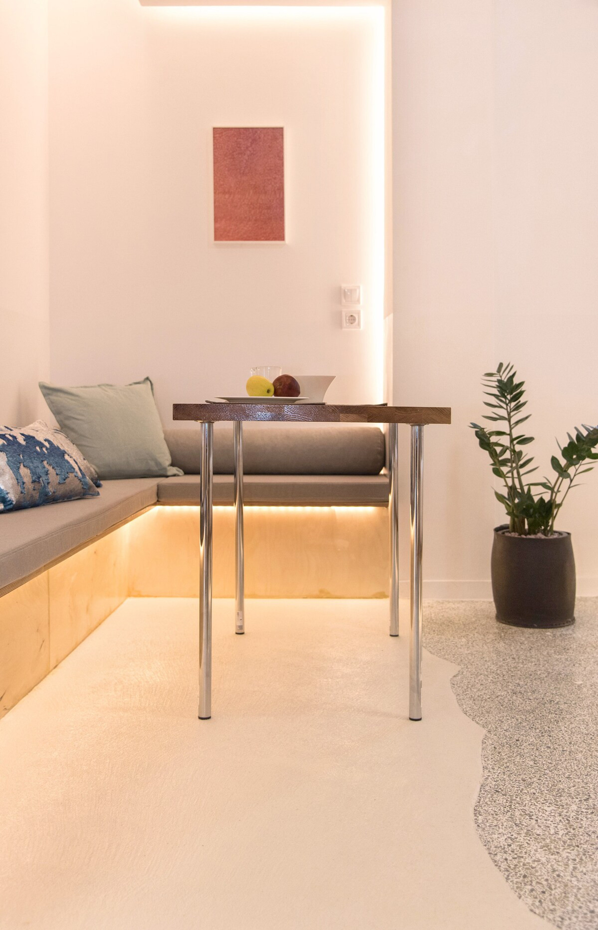 Living room image 3