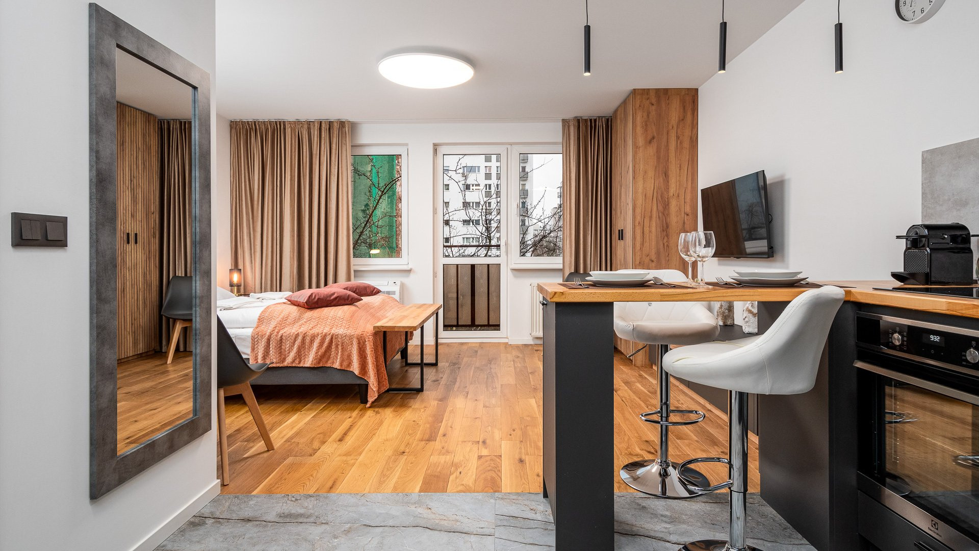 Livingroom with bed
