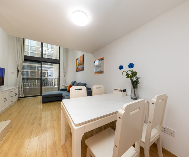 Cozy ,super clean  apartment  near metro  station