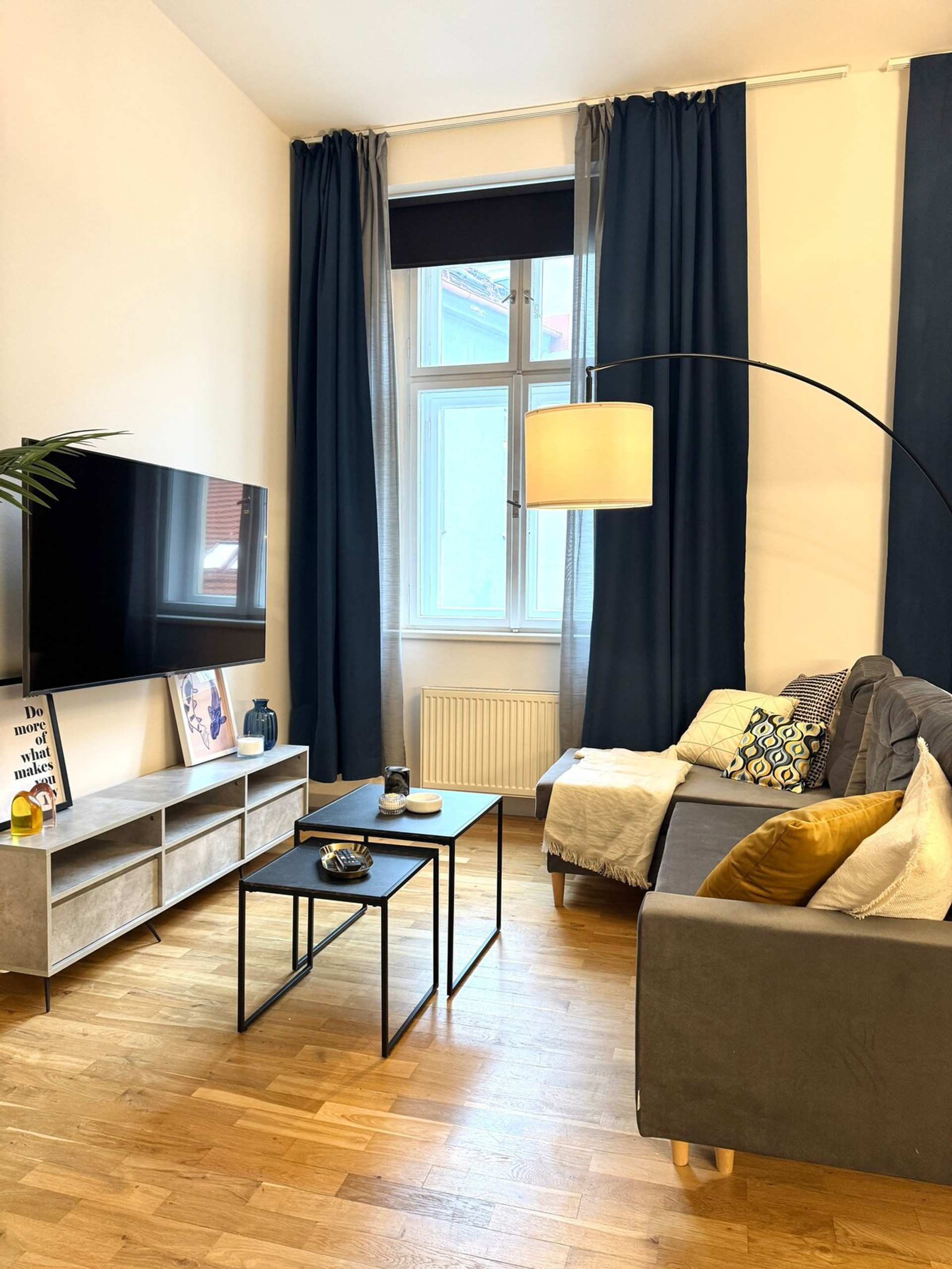 Living room image 3