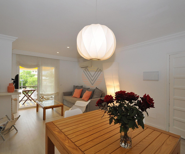 Apartment Rosmar Damunt, with communal swimming po