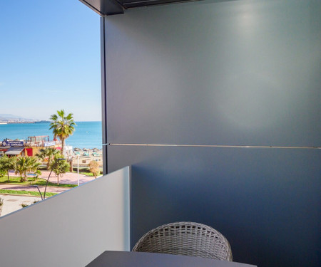 Cubo's Sea View Pacifico Street & Free Parking