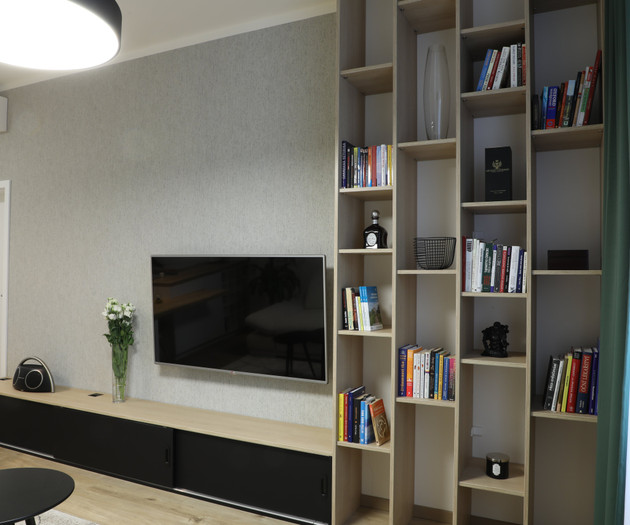 2 bedroom apartment with a balcony city center