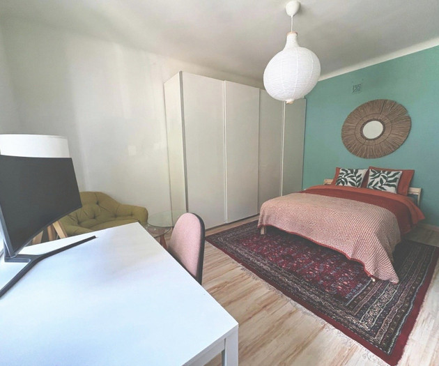 Quiet renovated studio with home office