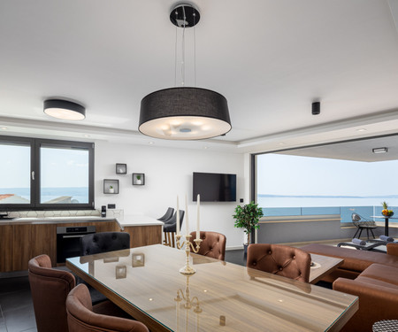 Luxury apartment with sea view - A6