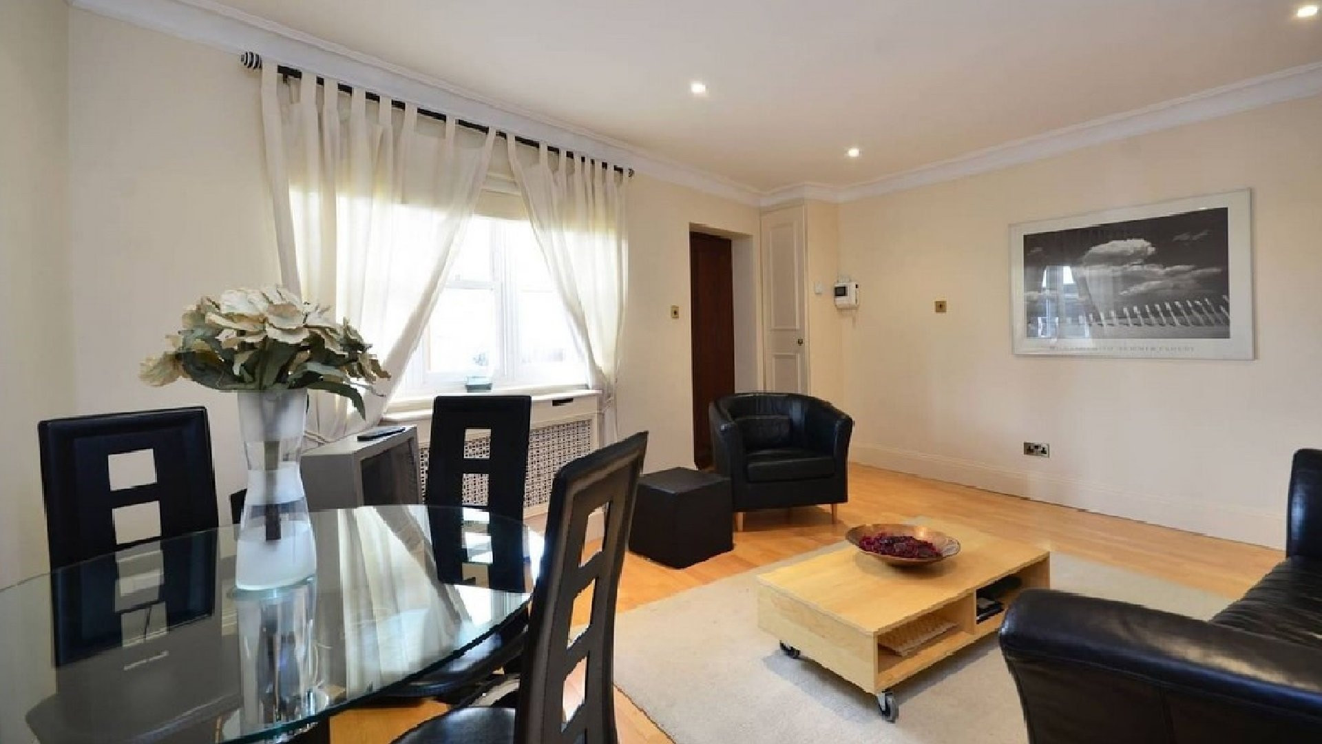 Living area with dining table