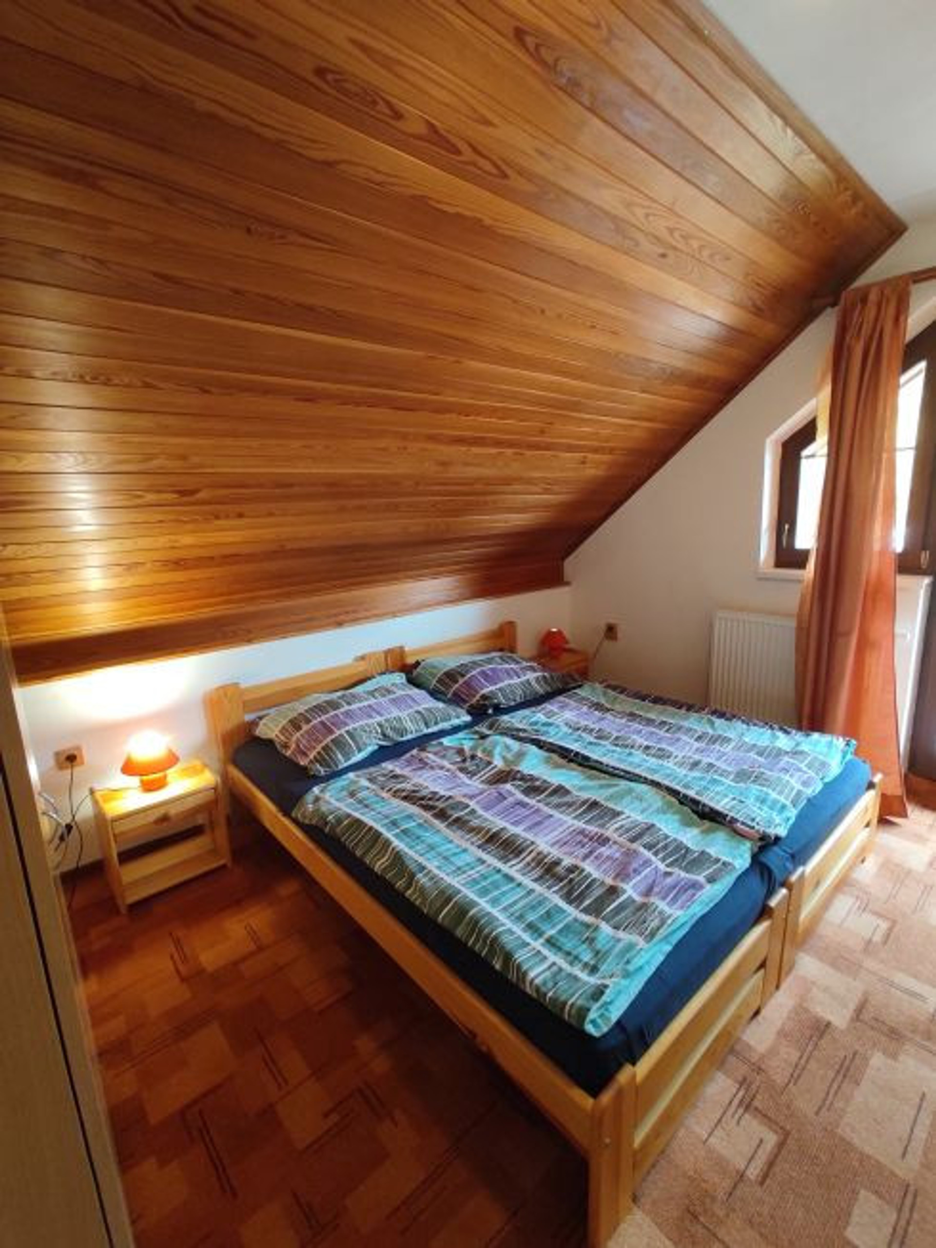 Pokoj v podkroví s terasou 1