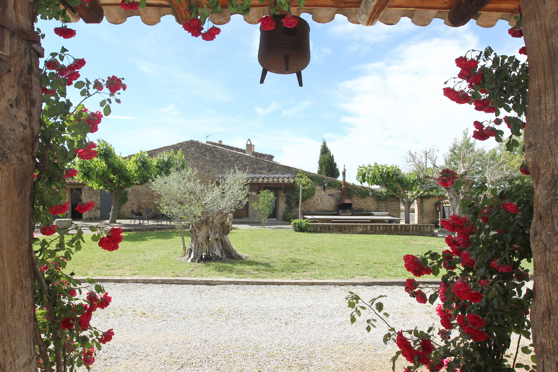 Masía Pequeña, vista desde el jardín