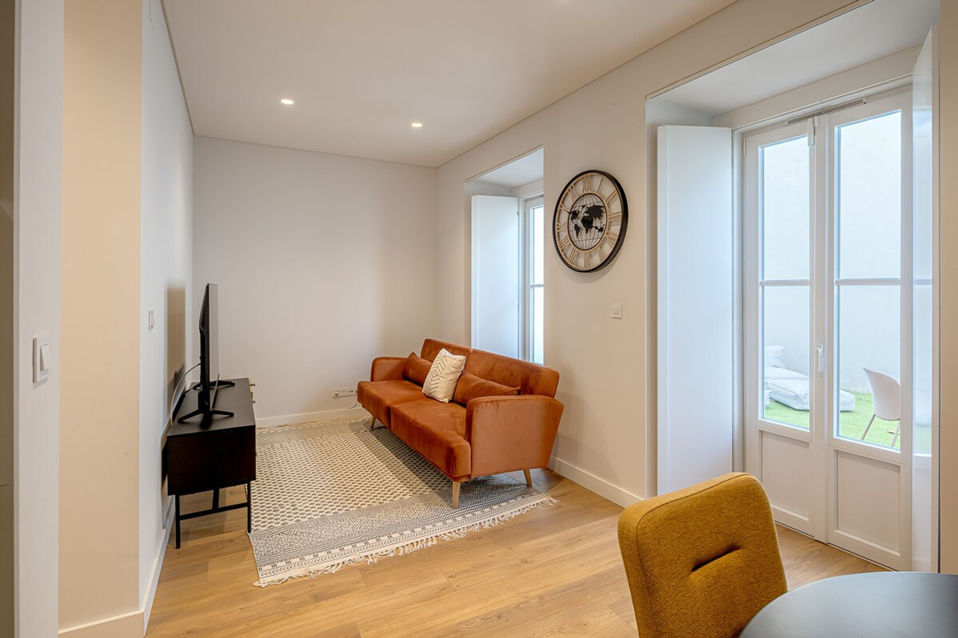 Living room image 2