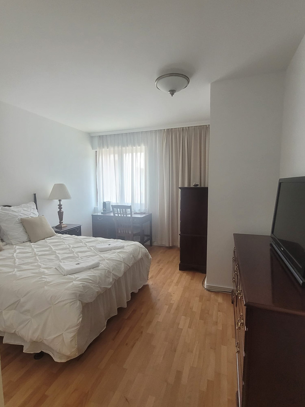 Room close to the airport preview
