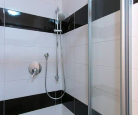 Great place near city centre with private bathroom