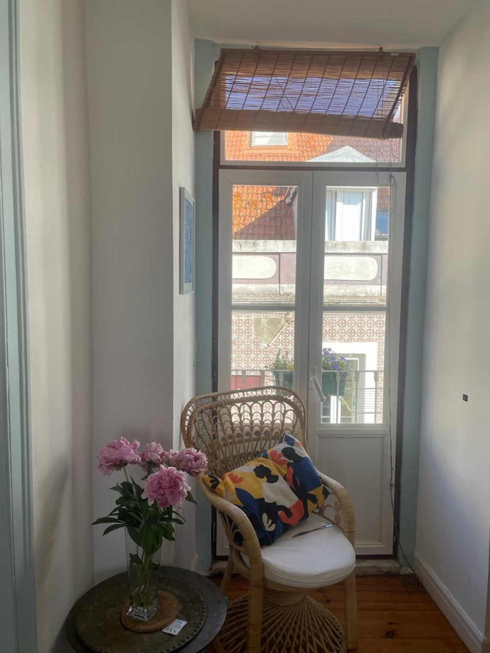 Sunny apartment on a quiet street in Santos preview
