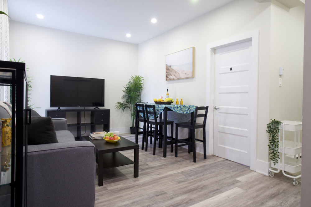 Spacious 2BR NDG Apt Near Snowdon Metro⁠ preview