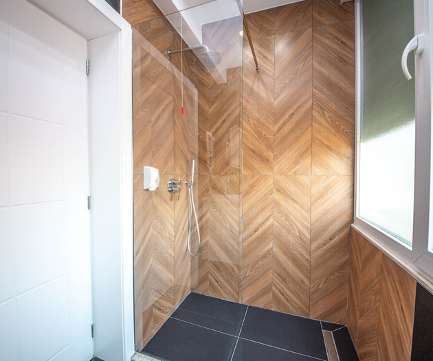 Wilson Square Premium Studio - Yellow Room