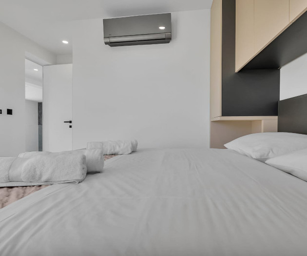 Penthouse Soll 100m from sea