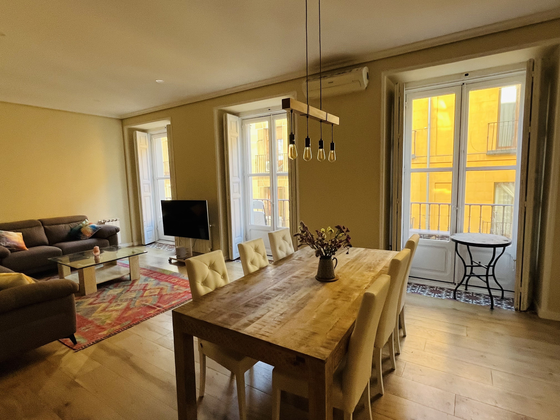 Living/dining room 