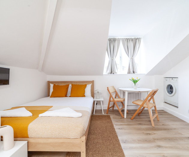 Chic & Charming Attic Studio, Finsbury Park 03