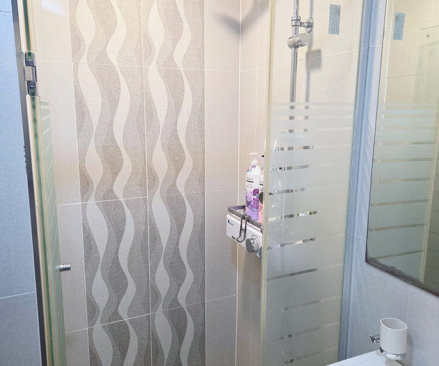Ansan Balcony Apartment with Kitchen & Washer