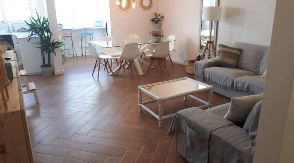 Charming En-Suite in downtown apartment