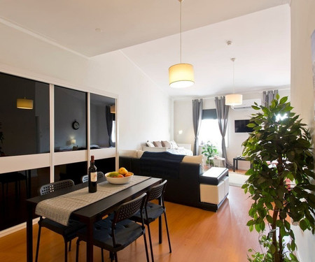 Spacious Sunny Flat - FDUP