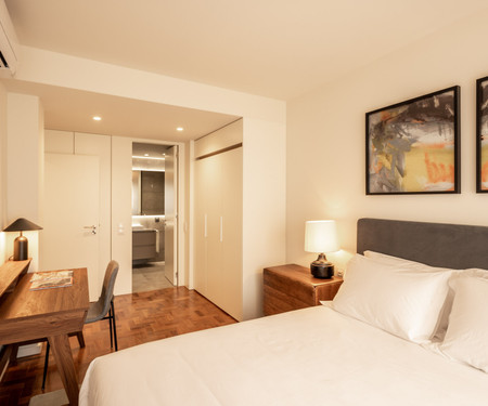 Sophisticated 2-bedroom flat, Aven Novas 4C