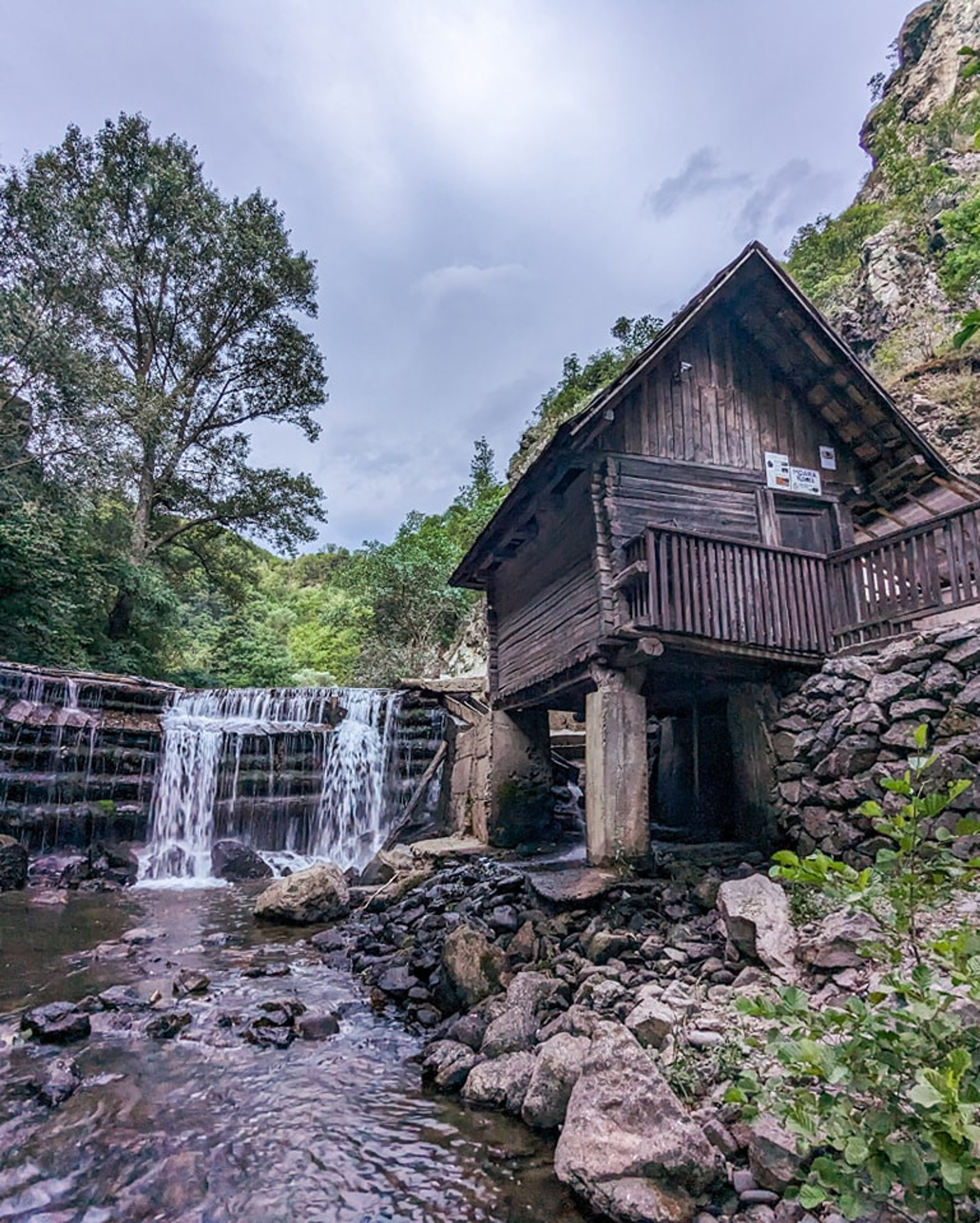 Water mill (15 min)
