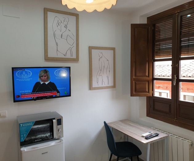 TRANQUILA Y LUMINOSA HABITACIÓN