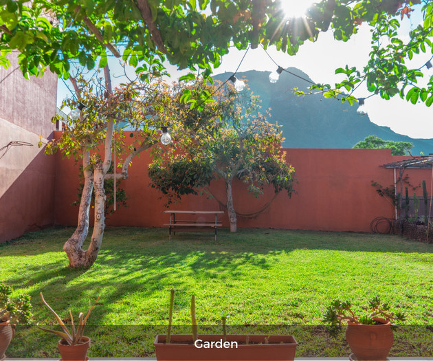 Tenerife coliving in historical house - Aloe room