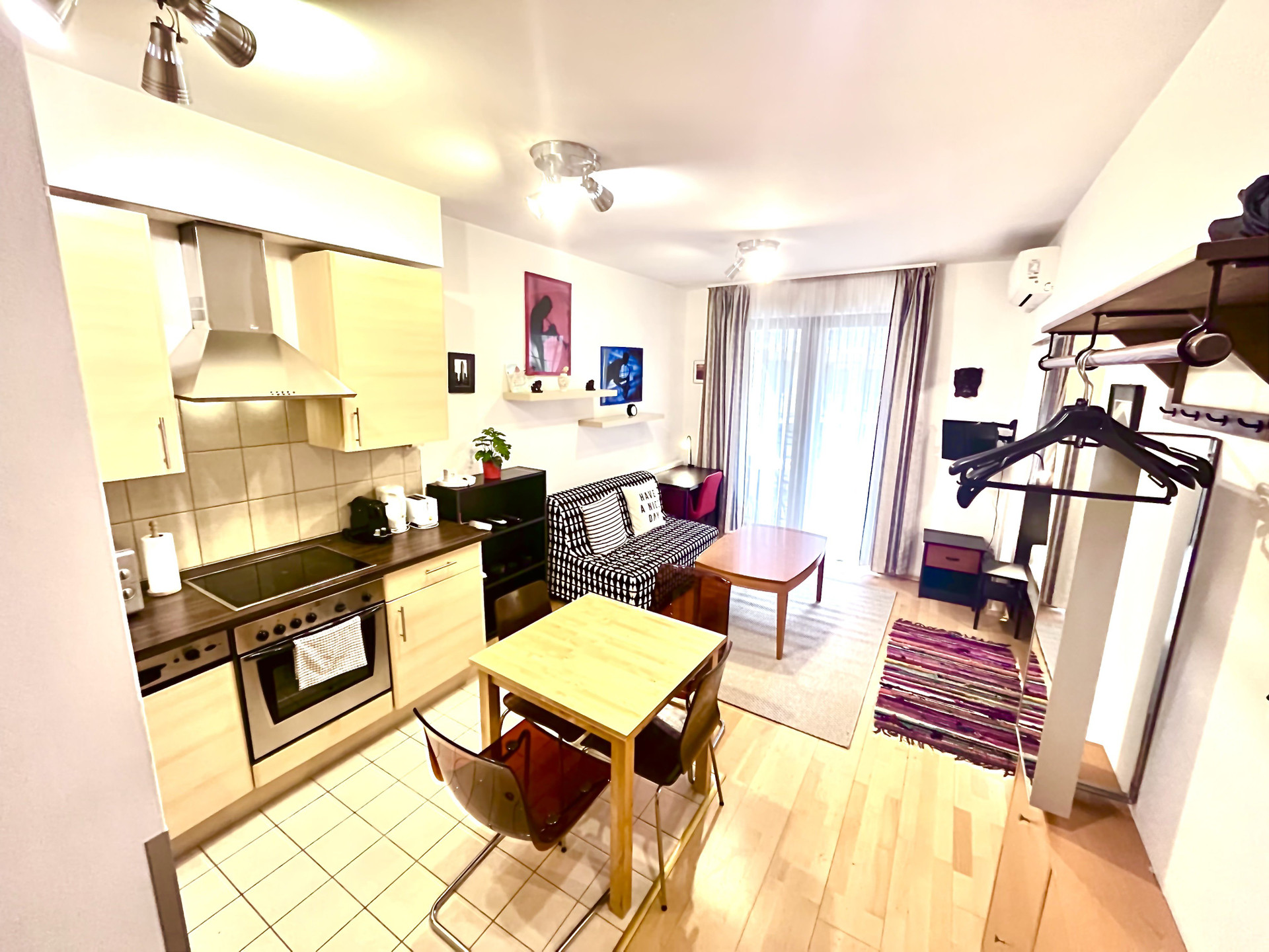 Full kitchen