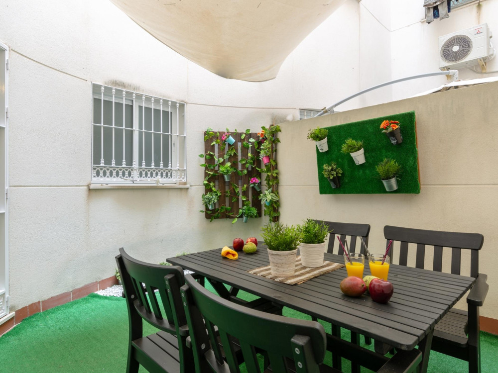 Centric apartment with private courtyard for 4 pax preview