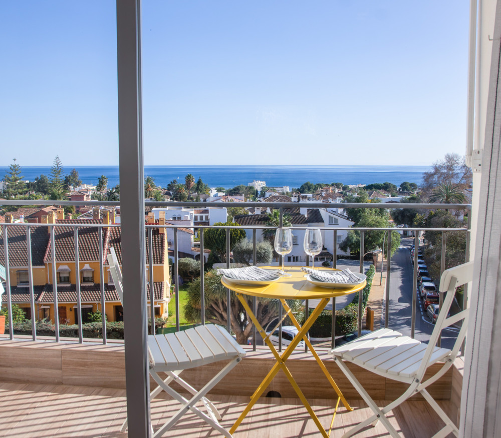 Stunning sea & mountain views in Marbella center! preview