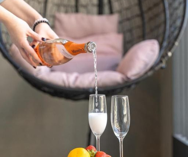 Titan Luxury Terrace | Balcony & Modern Prague