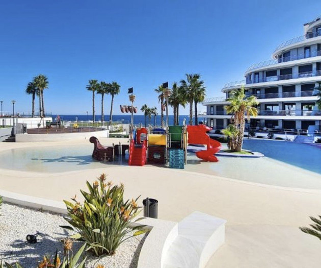 Luxury Beachfront Apt | Heated Pool, Gym & Seaview