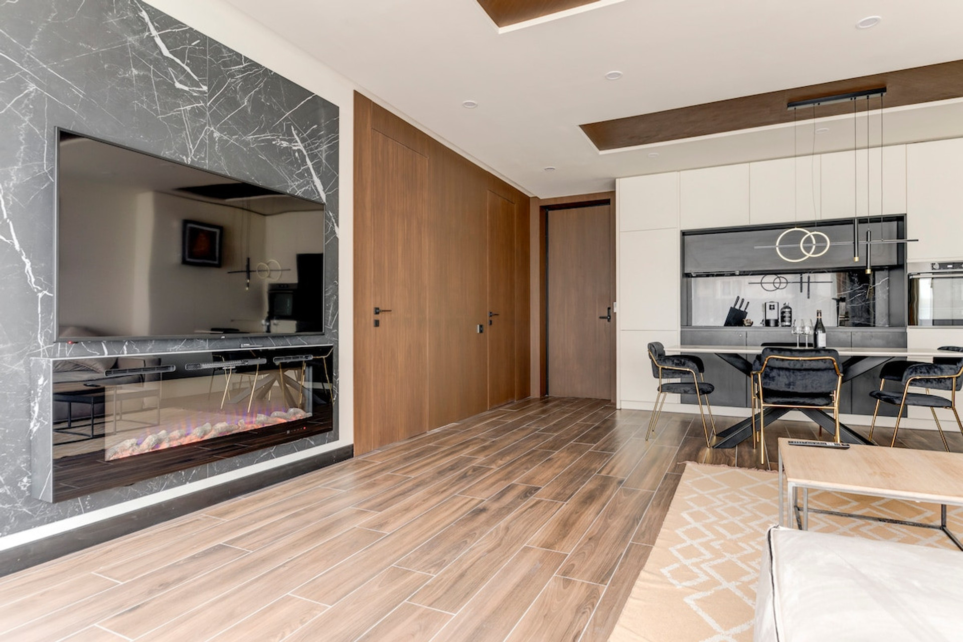 TV and multimedia, Kitchen or kitchenette, Dining area, Oven, Stovetop/hob