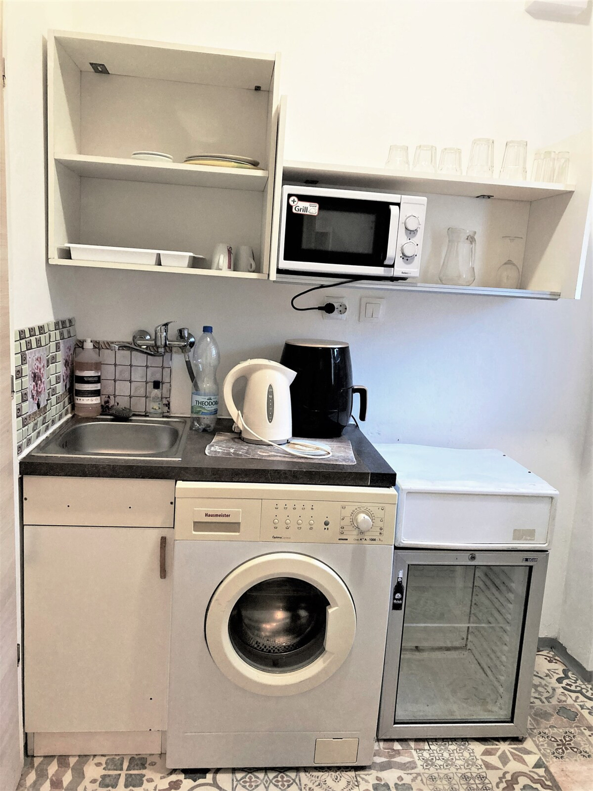 Full kitchen image 3