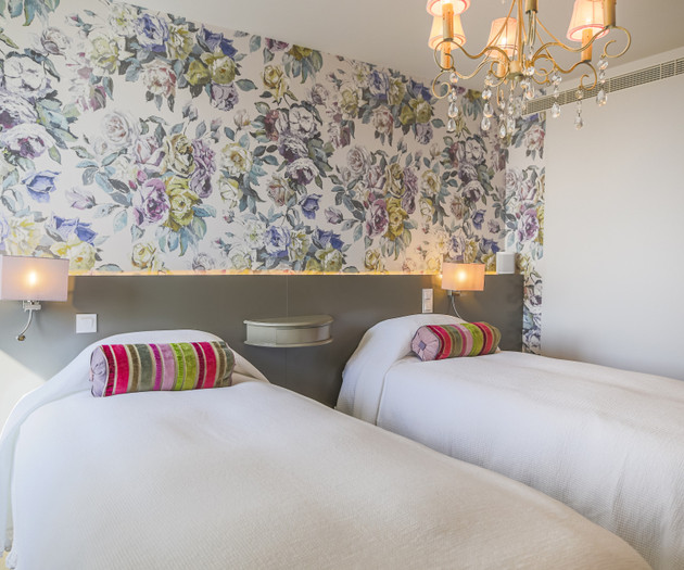 Chiado Rooftop Apartment by Cadenzalux