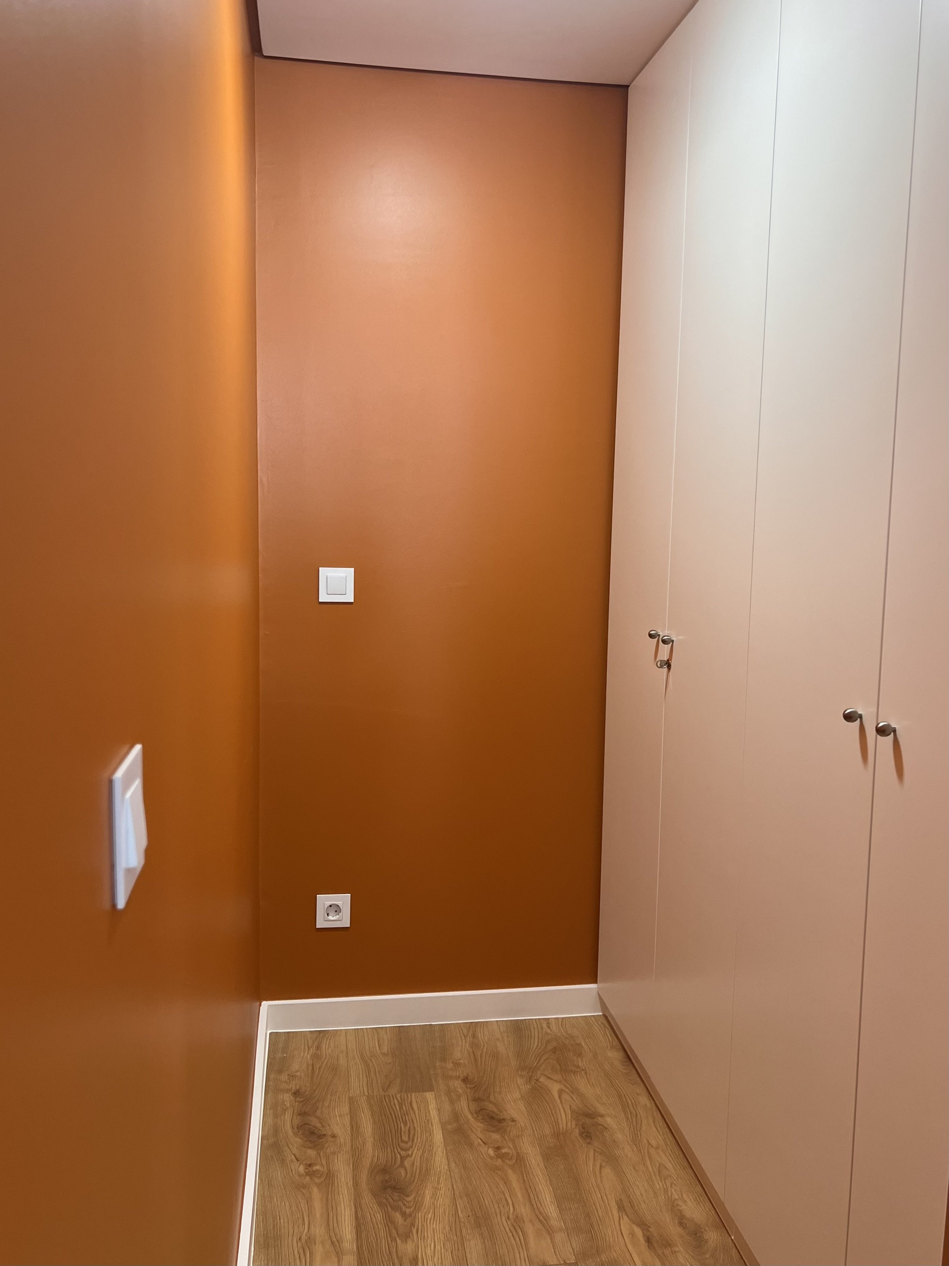 Wardrobe closet nook
