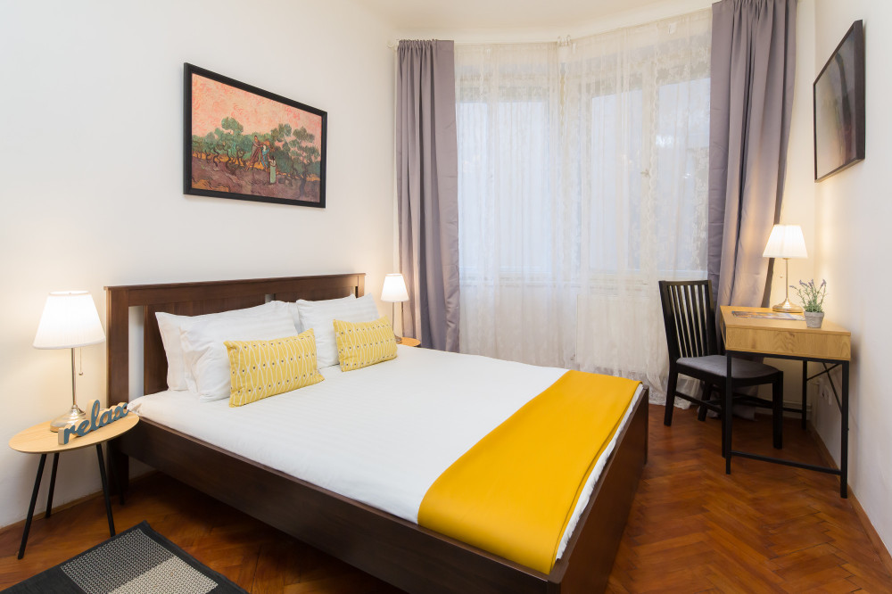 Quaint Comfortable Apartment in City Center preview