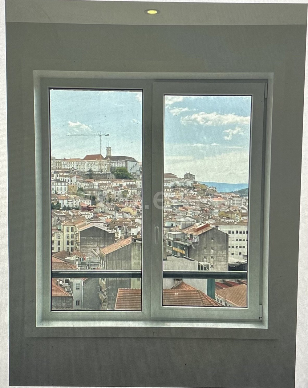 Top Floor T1 Apartment w. stunning River/Univ view preview