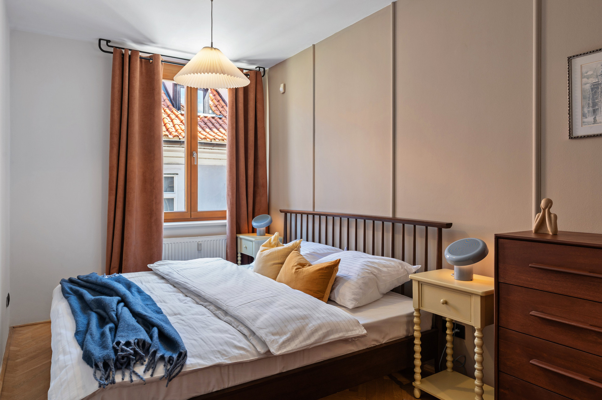 Cozy bedroom with double bed