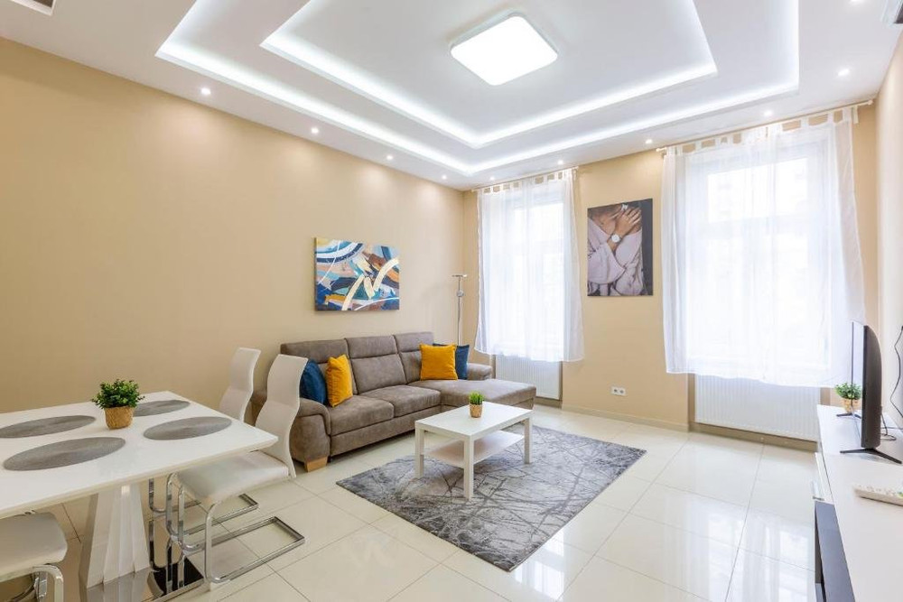 Spacious 3BR Apartment near Deák Square preview