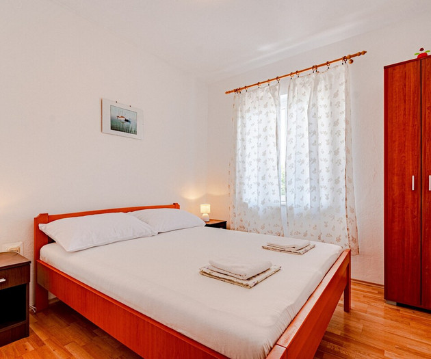 A1 apartment next to the beach, with the sea view