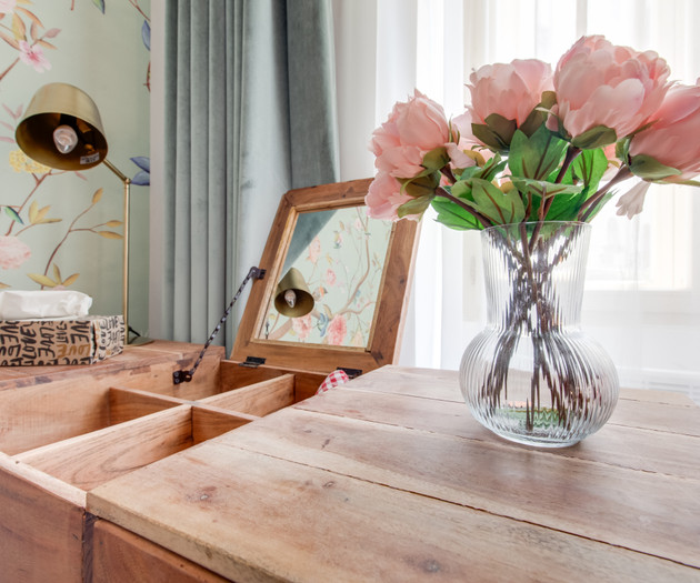 Quaint Maid's Boudoir Apartment