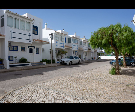 Albufeira 3BR w/ Pool & AC by LovelyStay